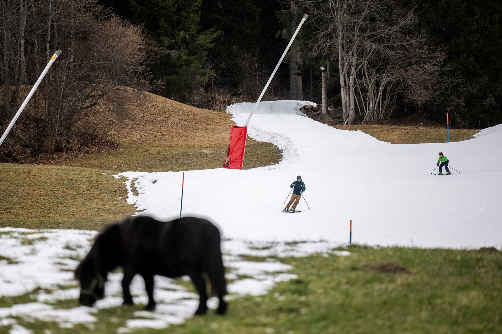 Ohne Kunstschnee hätte es der Skisport schwer, sagen Branchenvertreter.