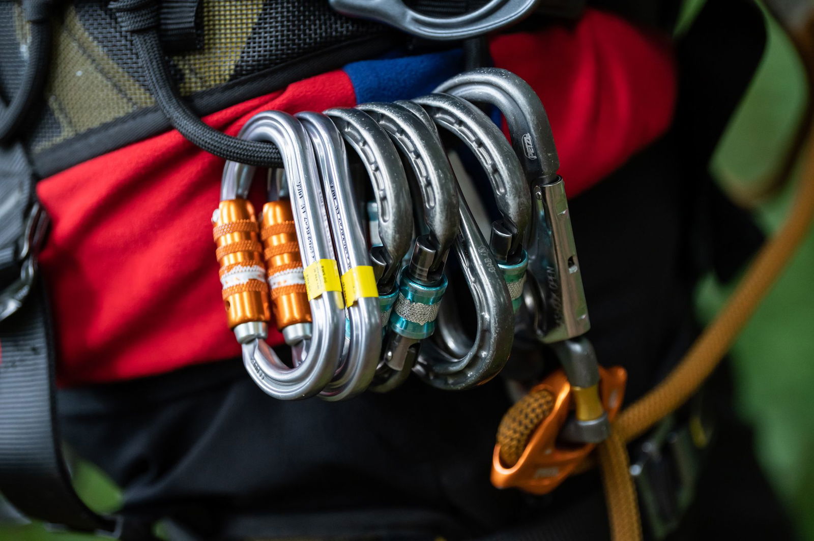 Neben klassischen Unfällen beschäftigen die Teams immer häufiger Mountainbike-Stürze, Gleitschirm-Notlandungen, Tierrettungen oder Sucheinsätze in schwierigem Gelände. Auch medizinische Notfälle nehmen zu.(Archivbild)