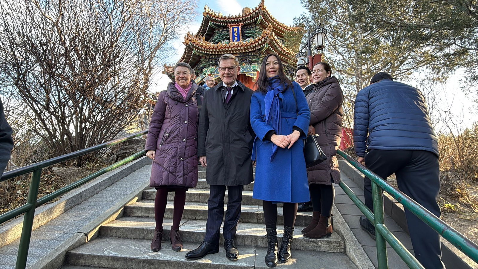 Ein Kurztrip auf den bei Touristen beliebten Kohlehügel bot Wadephul einen Blick über die berühmte Verbotene Stadt.  