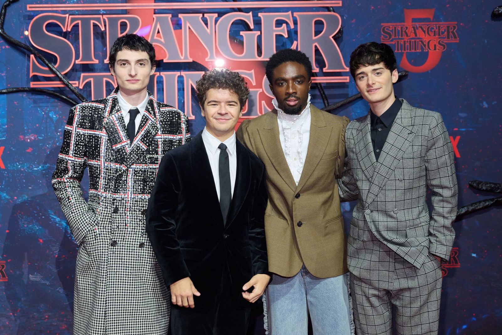 Die Stars von «Stranger Things» - Finn Wolfhard (l-r), Gaten Matarazzo, Caleb McLaughlin und Noah Schnapp - lieben die Musik der 80er Jahre. Aber einen Song haben sie zu oft gehört.