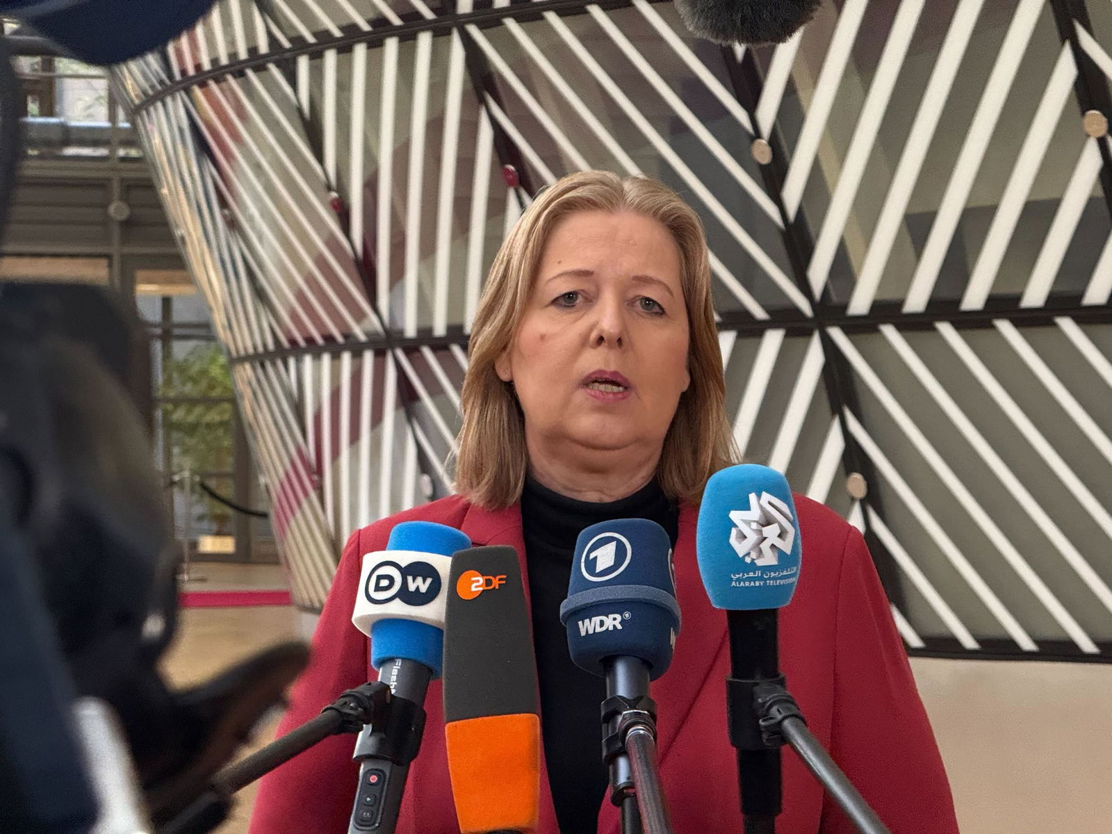 SPD-Chefin und Arbeitsministerin Bärbel Bas machte in Brüssel deutlich, dass die Koalition auch ans Rentenpaket geknüpft sei. 