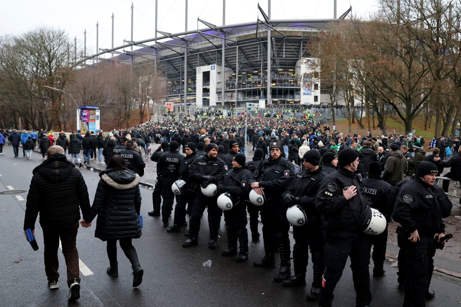 Polizei-Einsatz beim Nordderby zwischen dem Hamburger SV und Werder Bremen.
