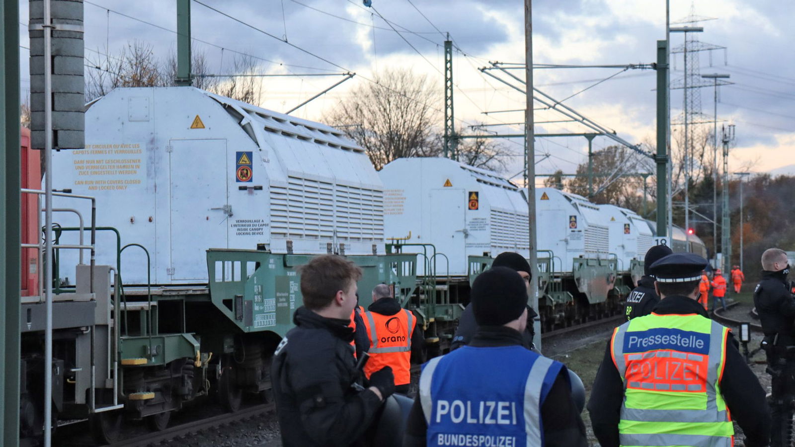 Der VGH Baden-Württemberg hat sich mit dem letzten Castor-Transport nach Philippsburg befasst. (Archivbild)