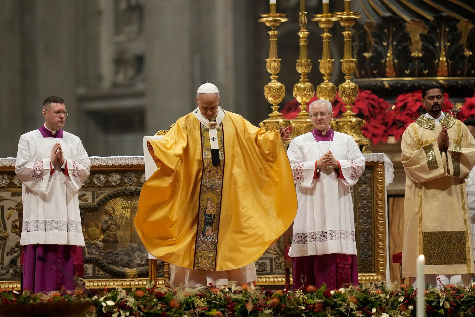 Bereits vor der Christmette hatte der Papst Frieden angemahnt. 