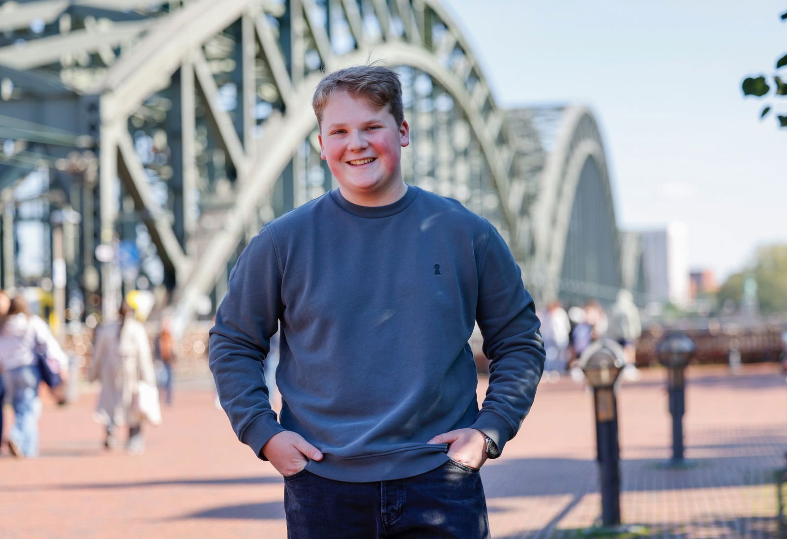 Julius Weckauf wohnt in Jüchen am Niederrhein und ist großer Köln-Fan.