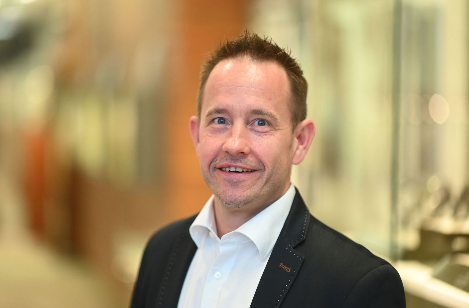 Die Schmuck-Geschäfte in der oberen Preislage laufen laut BVSU-Hauptgeschäftsführer Guido Grohmann sehr gut. (Archivbild)