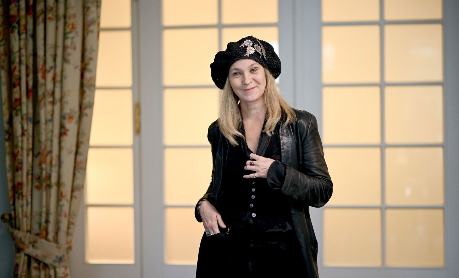 Schauspielerin Jeanette Hain ist seit ein paar Tagen in der ARD-Mediathek als Mafiapatin zu sehen.