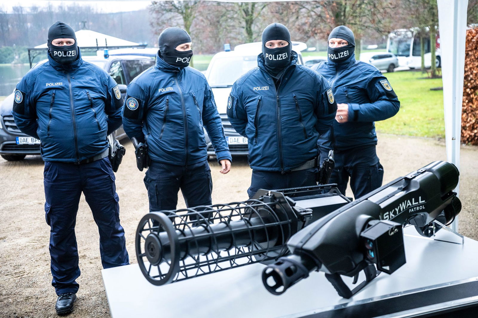 In Dienst gestellt hatte Bundesinnenminister Alexander Dobrindt (CSU) die neue Spezialkräfte-Einheit am Dienstag.