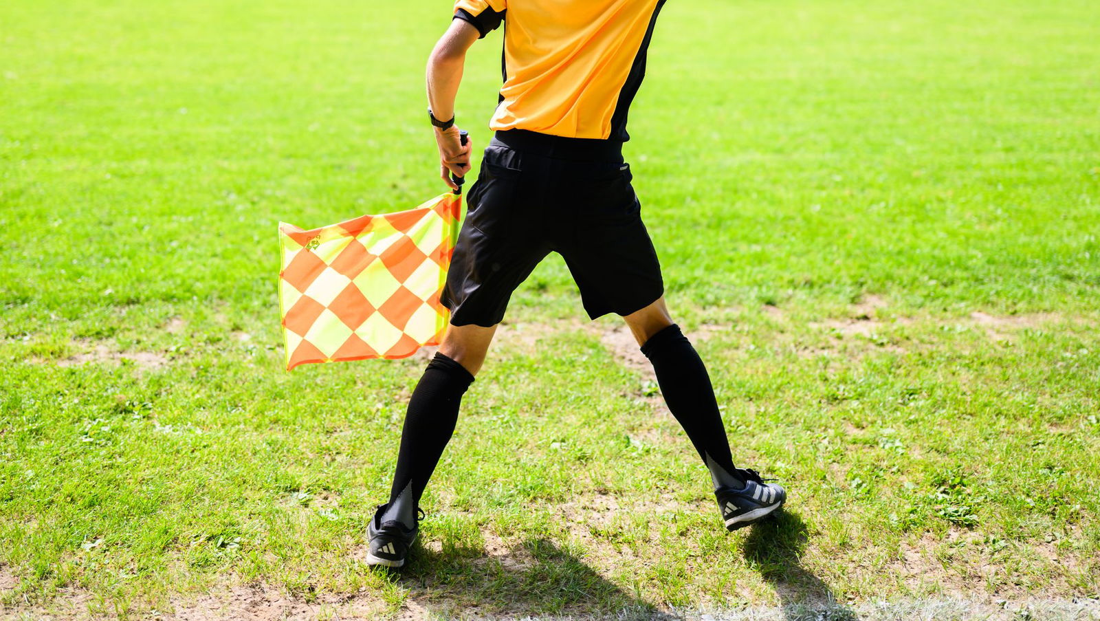 Nach einem Angriff auf einen Spieler ist ein Kreisliga-Spiel in Korntal-Münchingen abgebrochen worden. (Symbolbild)