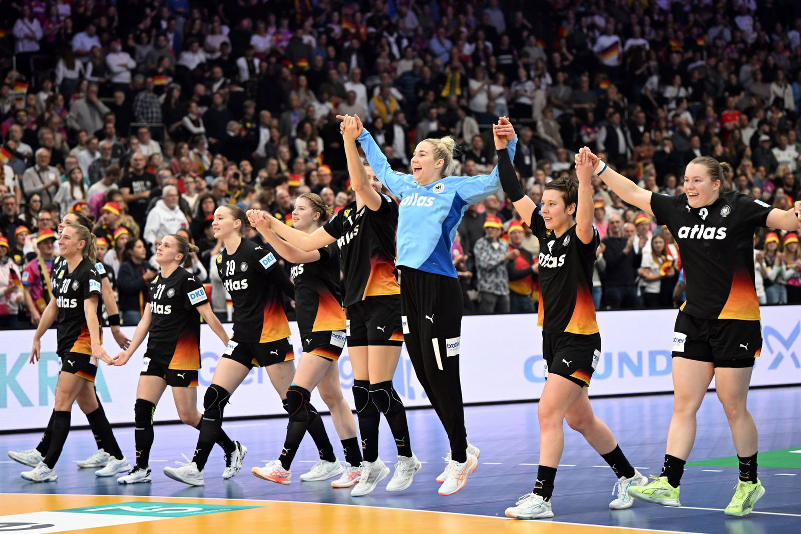 Noch ein Sieg trennt die deutschen Handballerinnen von einer WM-Medaille. 