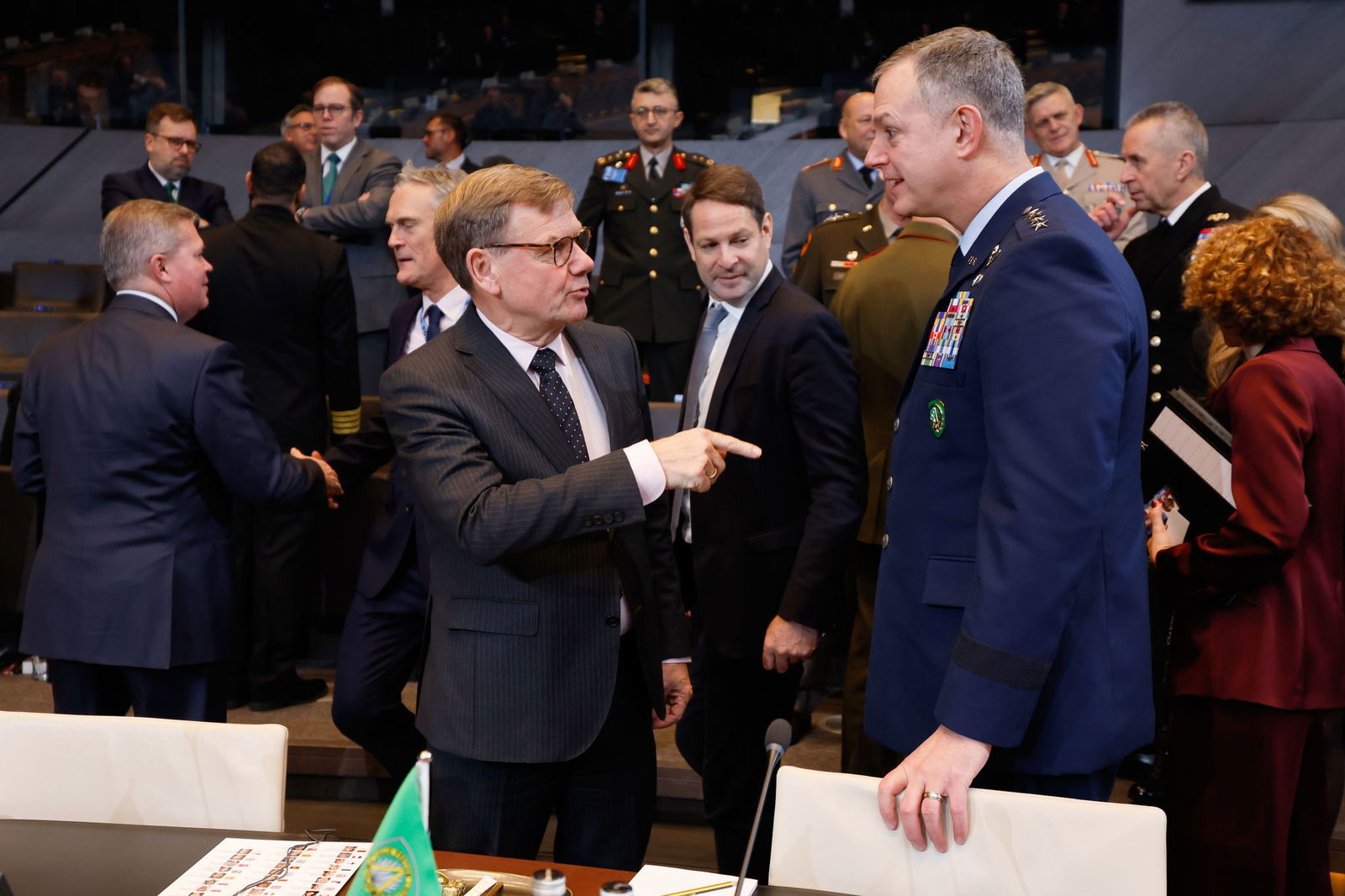 Sieht in Moskau keine Verhandlungsbereitschaft: der deutsche Außenminister Johann Wadephul (l).