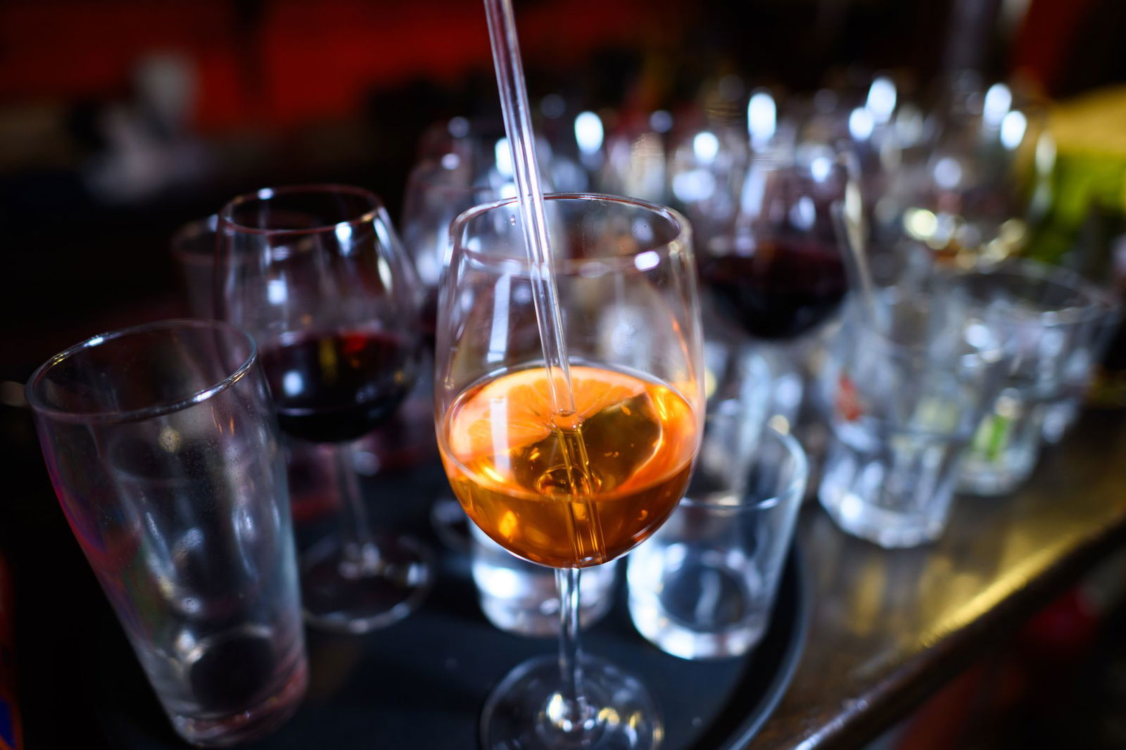 Die volkswirtschaftlichen Kosten alkoholbedingter Erkrankungen liegen laut Deutscher Hauptstelle für Suchtfragen bei rund 57 Milliarden Euro jährlich. (Archivbild) 