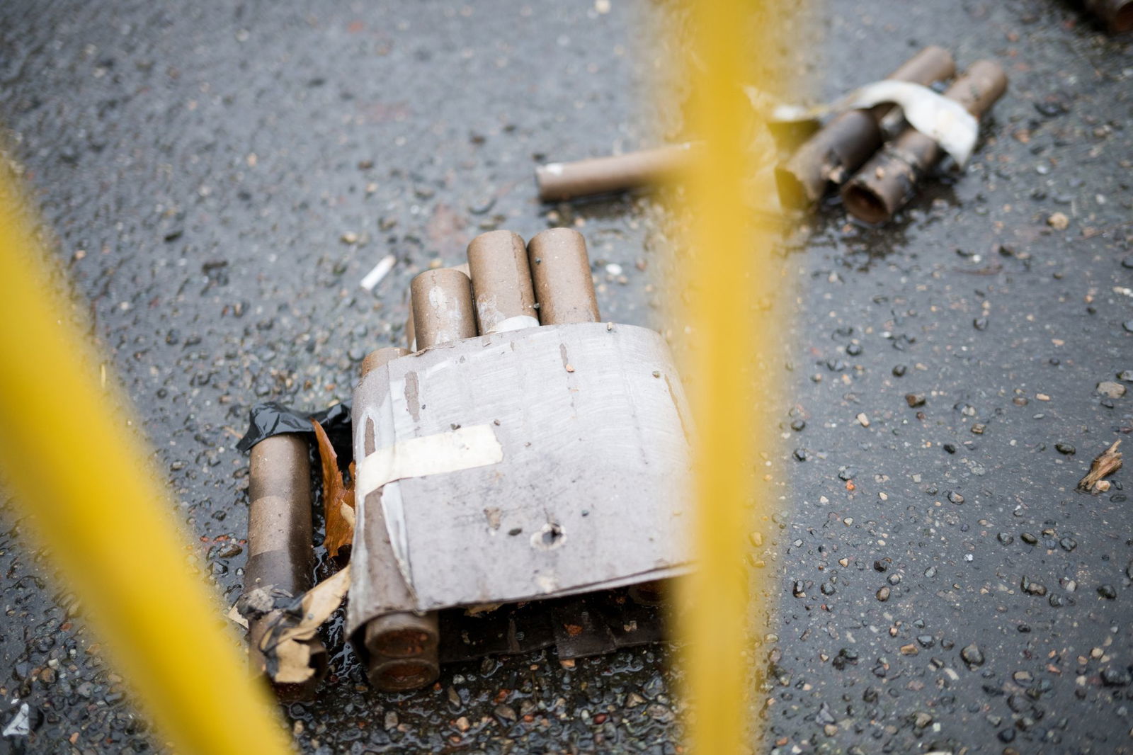 Durch den Heckenbrand entstand etwa 20.000 Euro Schaden. (Symbolbild)