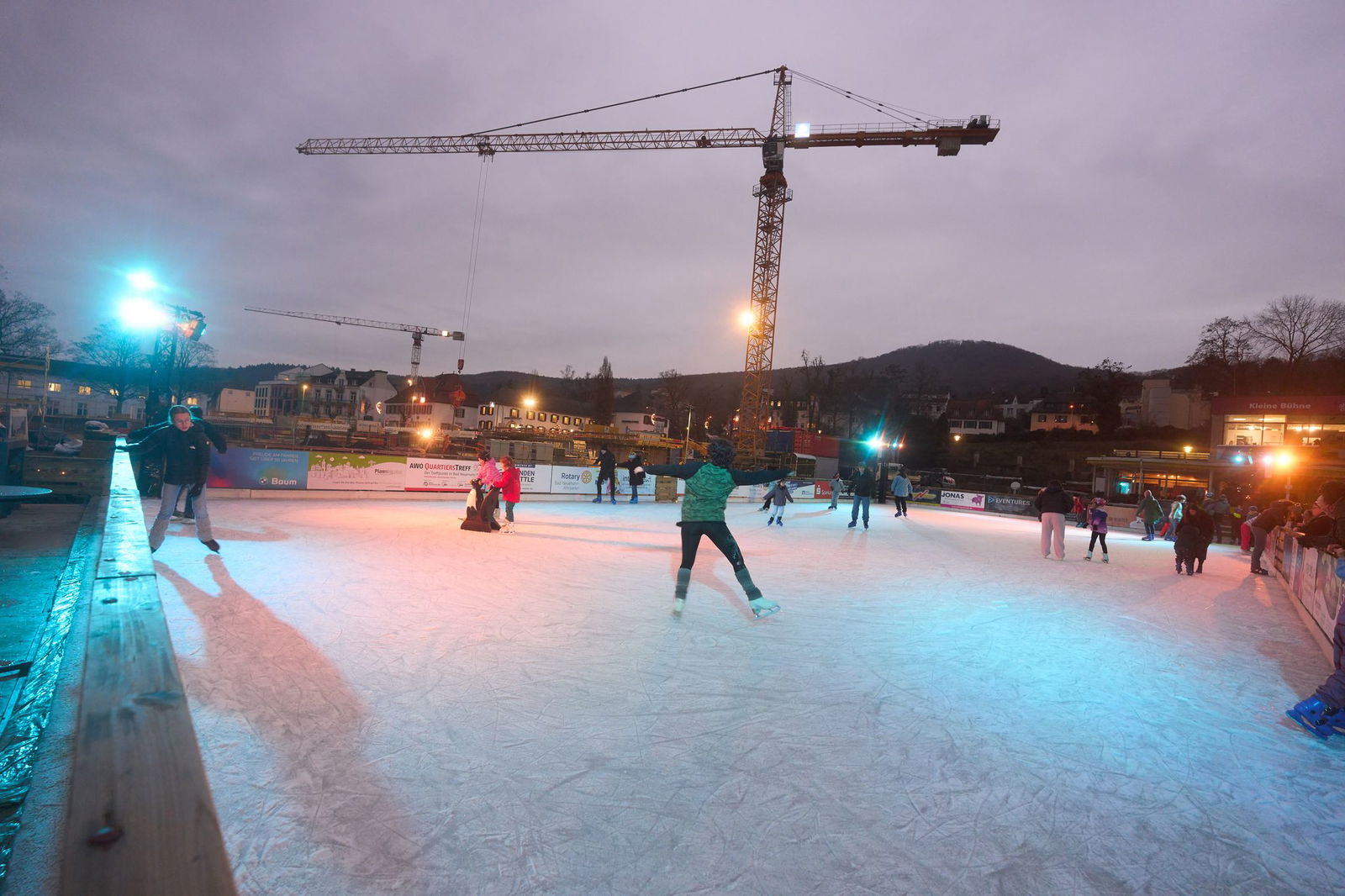Auf den Eisbahnen kann es richtig rutschig werden. 