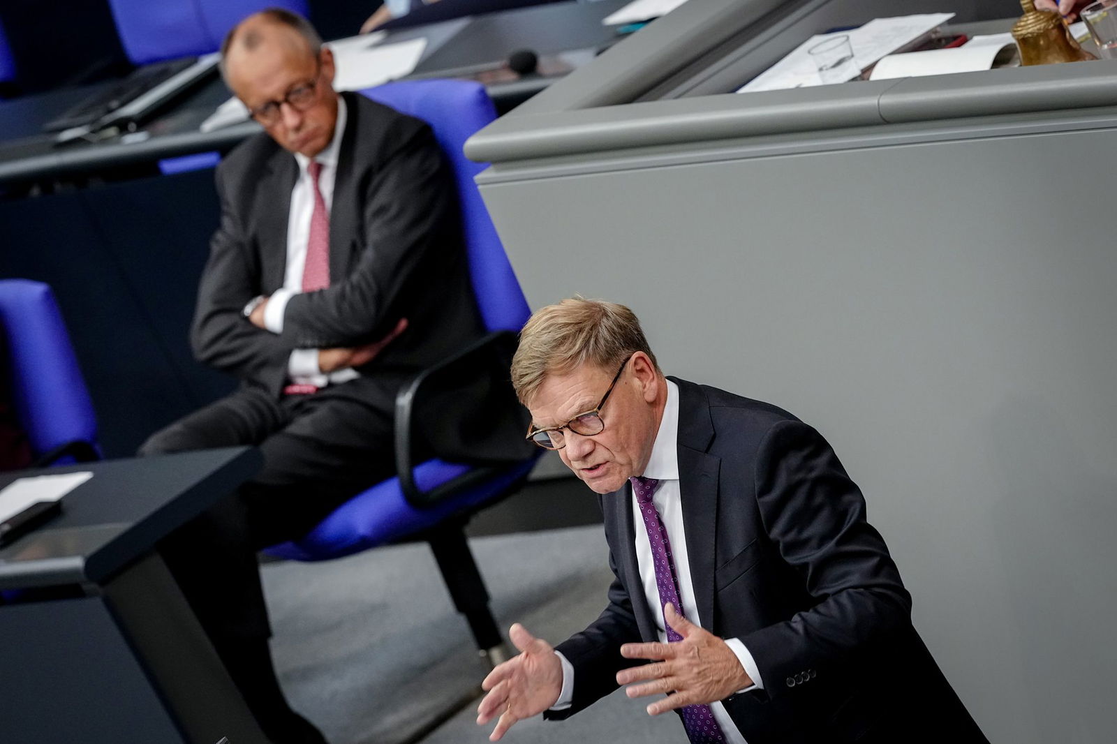 «Außenpolitik aus einem Guss» zwischen Kanzleramt und Auswärtigem Amt: Außenminister Johann Wadephul zieht eine positive Zwischenbilanz der Zusammenarbeit mit Kanzler Friedrich Merz (beide CDU).