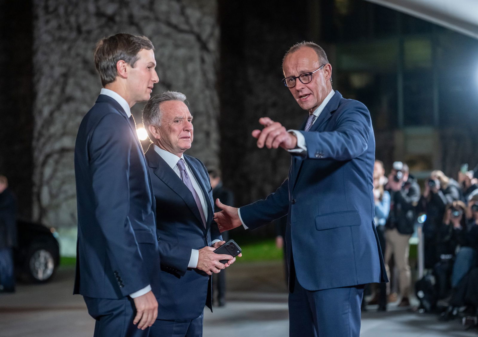 Auch Trumps Vertreter Kushner und Wittkoff waren beim Treffen mit Merz dabei.