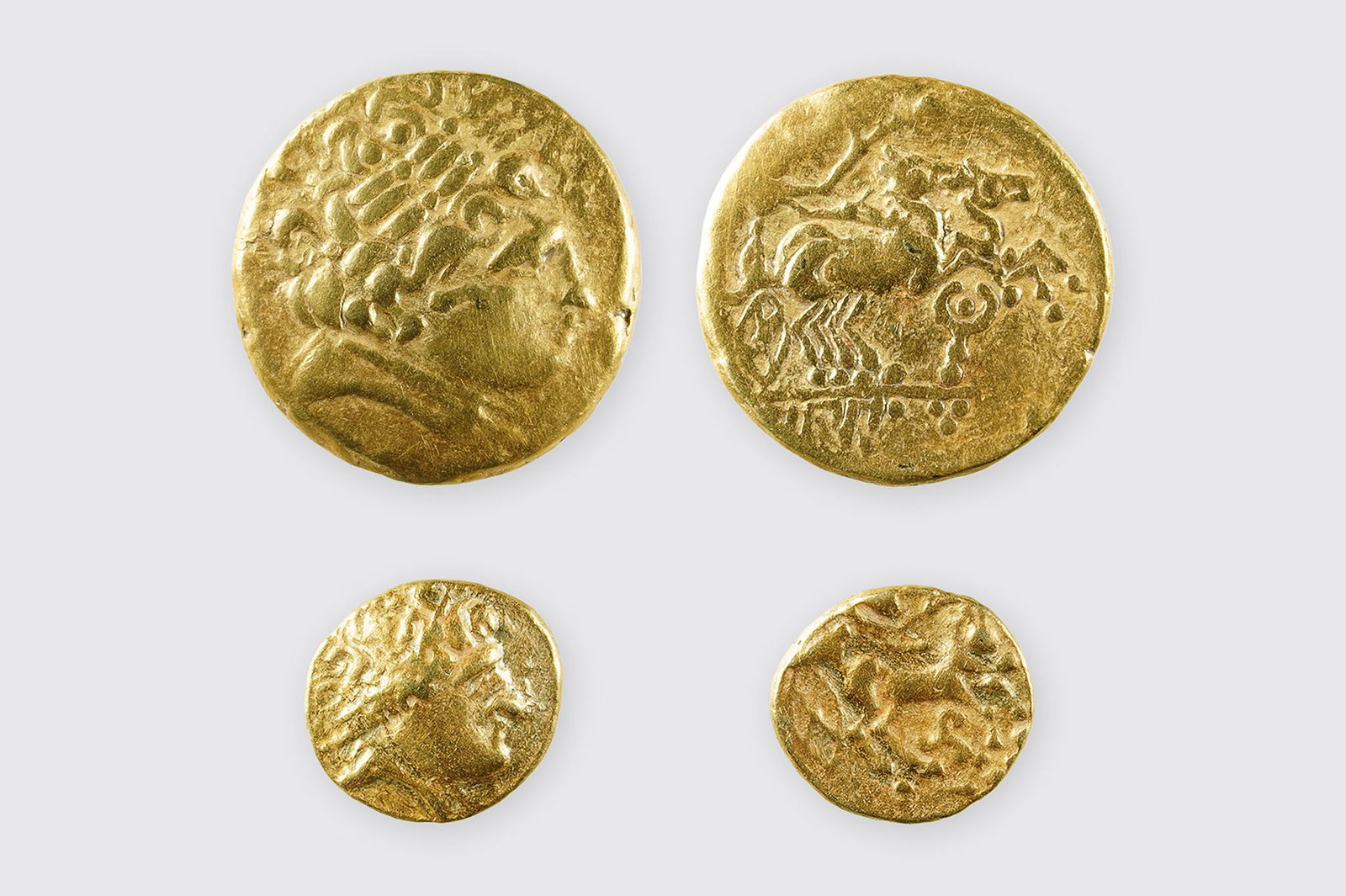 Die Münzen zeigen unter anderem den Kopf des griechischen Gottes Apollon. 