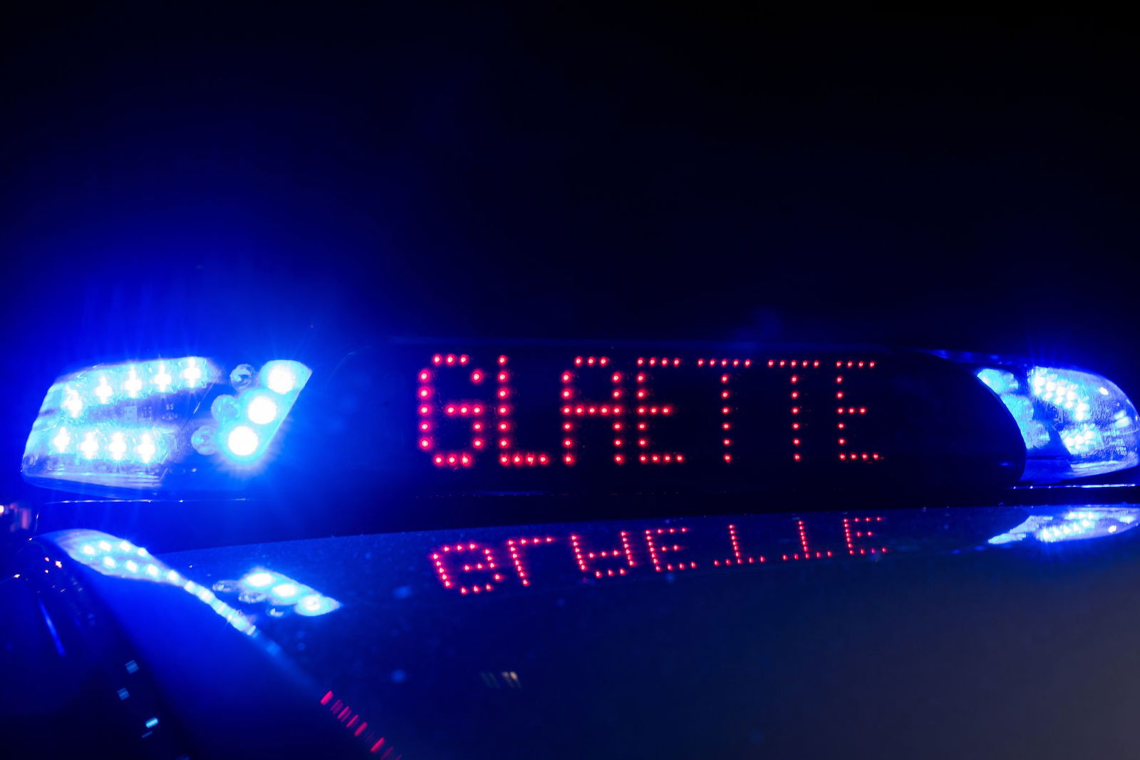 Auf der Autobahn 96 sorgte Blitzeis für mehrere Unfälle. (Symbolbild)