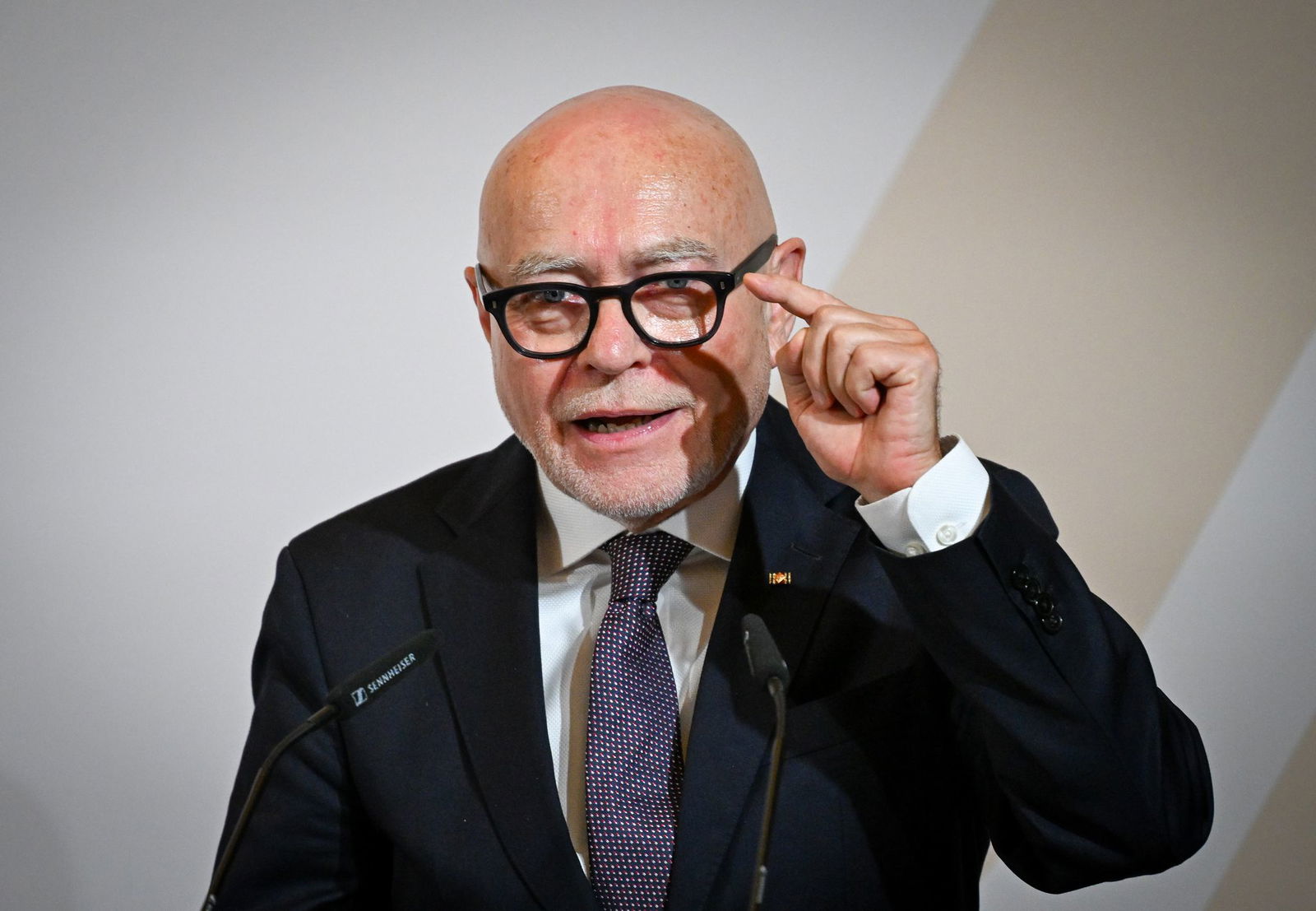 Der frühere Richter des Bundesverfassungsgerichts, Udo Di Fabio, ist derzeit noch zurückhaltend mit Blick auf ein mögliches AfD-Verbotsverfahren. (Archivfoto)