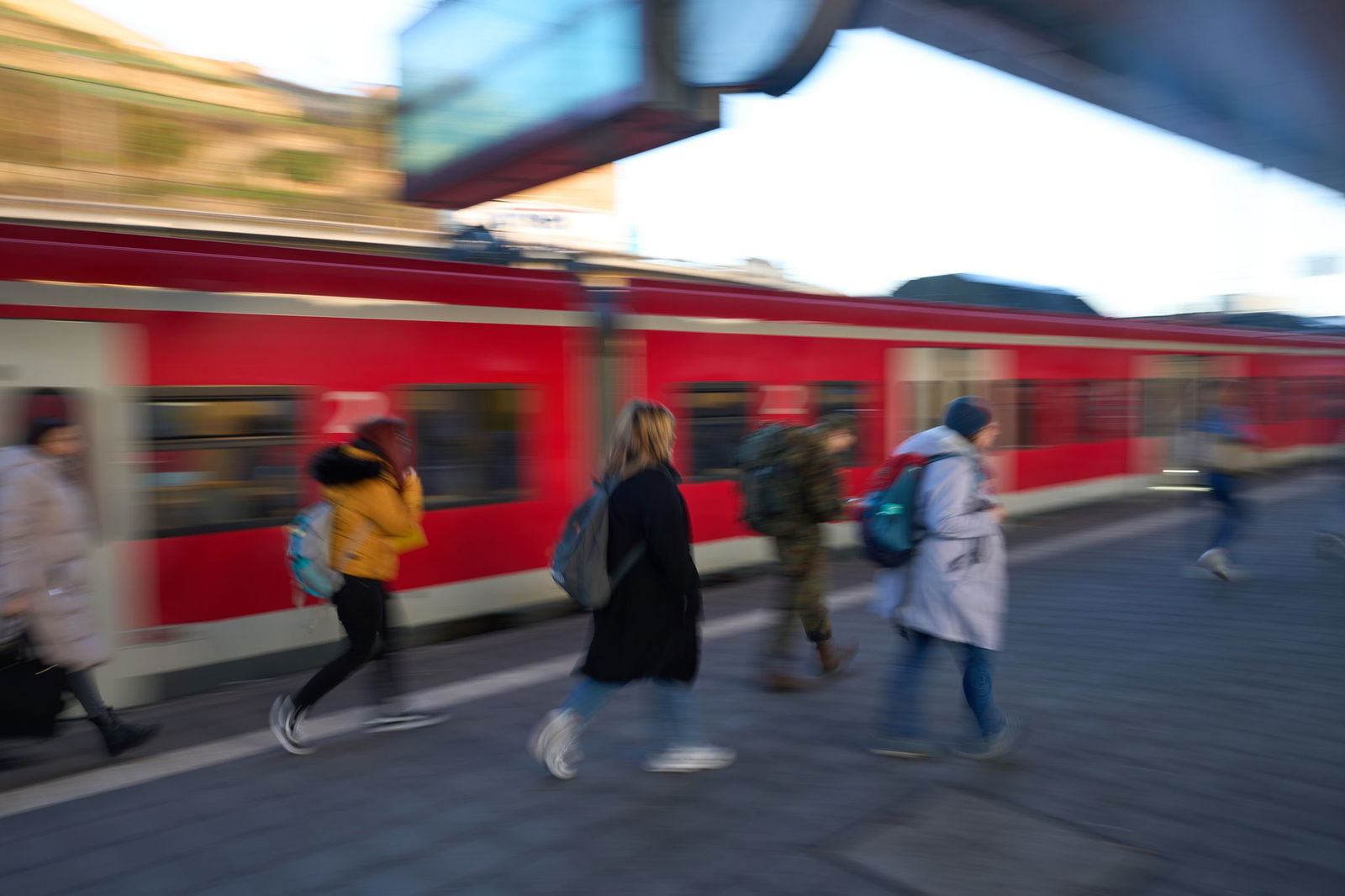 Deutsche Bahn und Zweckverband ÖPNV informieren über mehrere Änderungen. (Symbolbild)