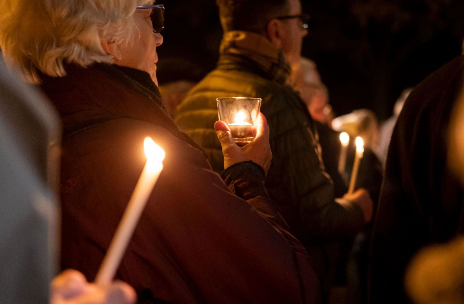 Lichterketten gegen Antisemitismus gab es über die Jahre immer wieder. (Archivbild)