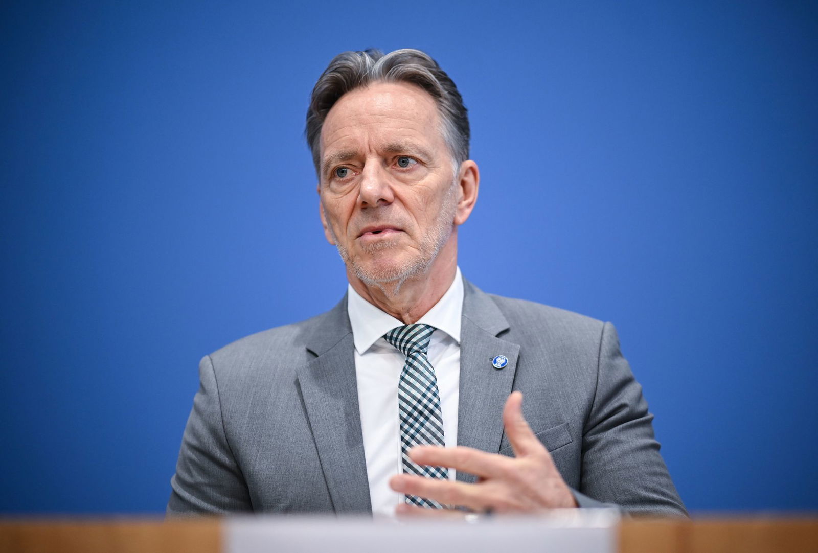 Der Präsident des Bundeskriminalamts, Holger Münch, appelliert an die Innenministerkonferenz, sich mit Blick auf die Landtagswahlen im kommenden Jahr mit der Frage zu beschäftigen, wer Zugang zu welchen Daten der Sicherheitsbehörden hat. (Archivbild)