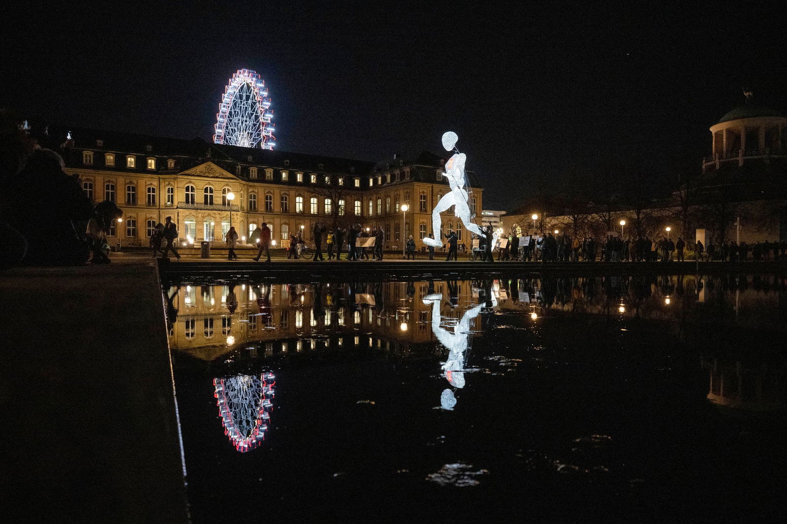 Die Puppe steht den Initiatoren zufolge für zentrale Werte der Aids-Hilfe.