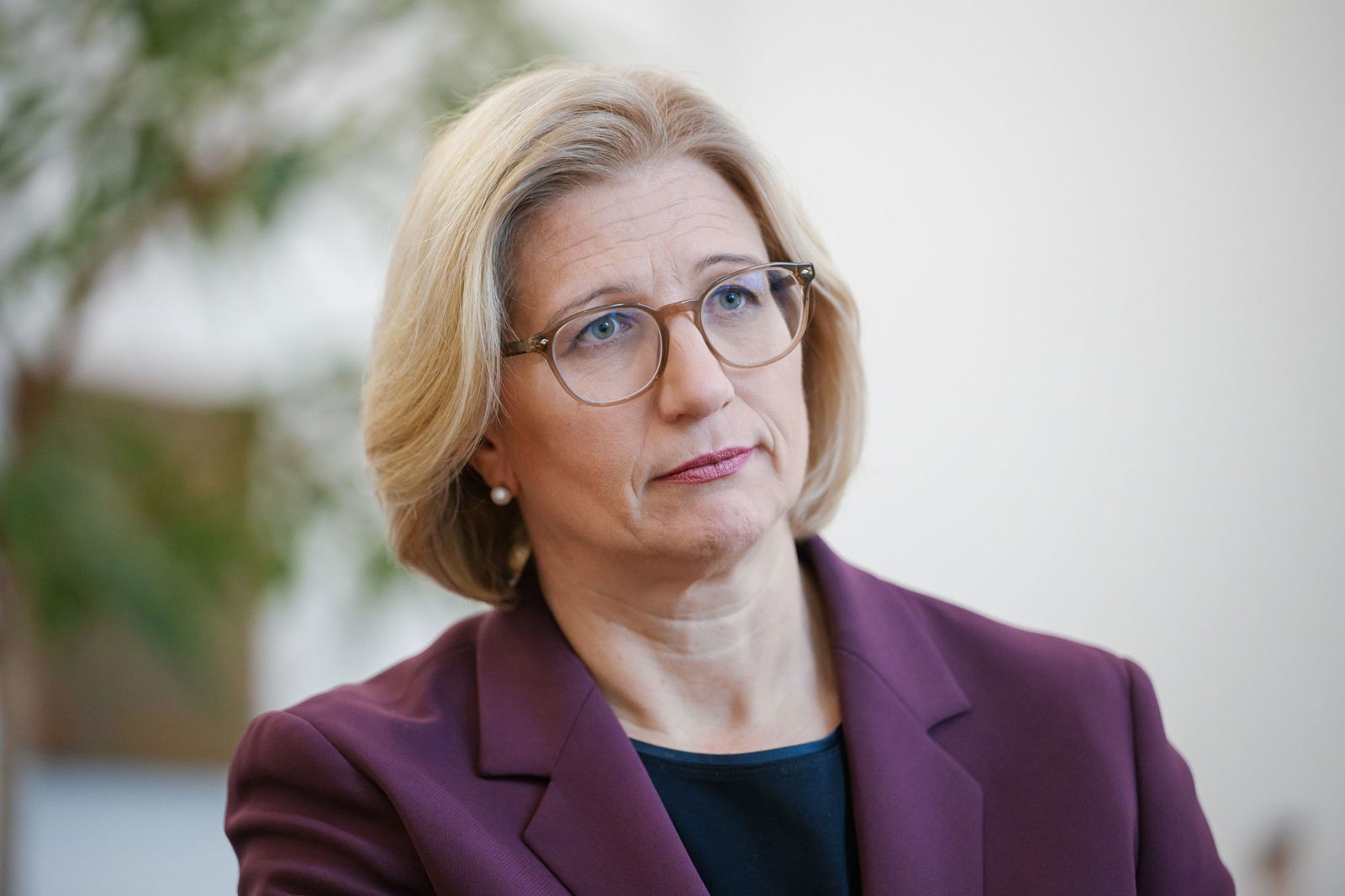 Die zwei tödlichen Angriff auf Landesbedienstete im Saarland dieses Jahr seien furchtbar gewesen, sagt Anke Rehlinger. (Archivbild)