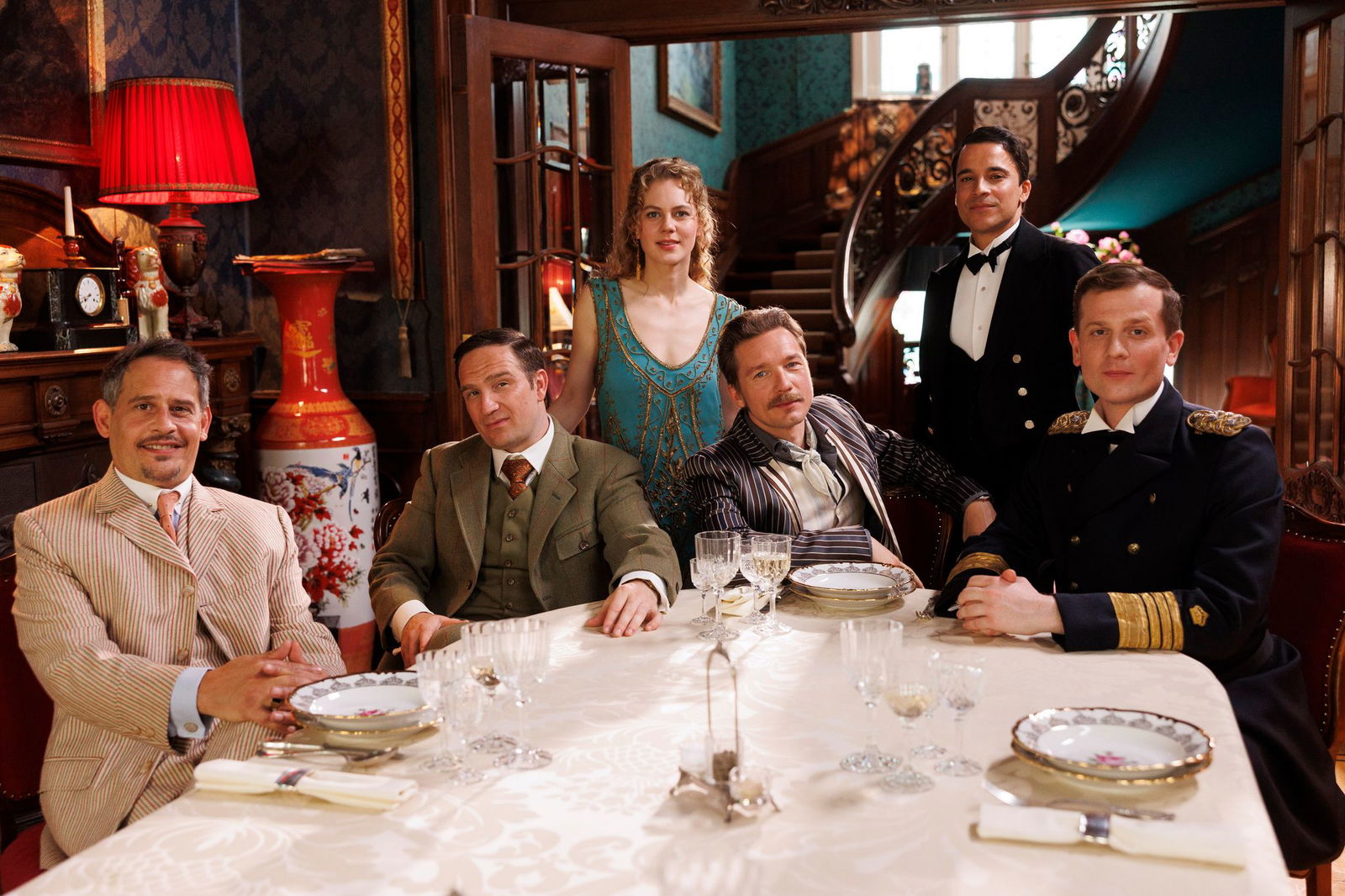 Moritz Bleibtreu spielt in der Serie Mister Pommeroy. 