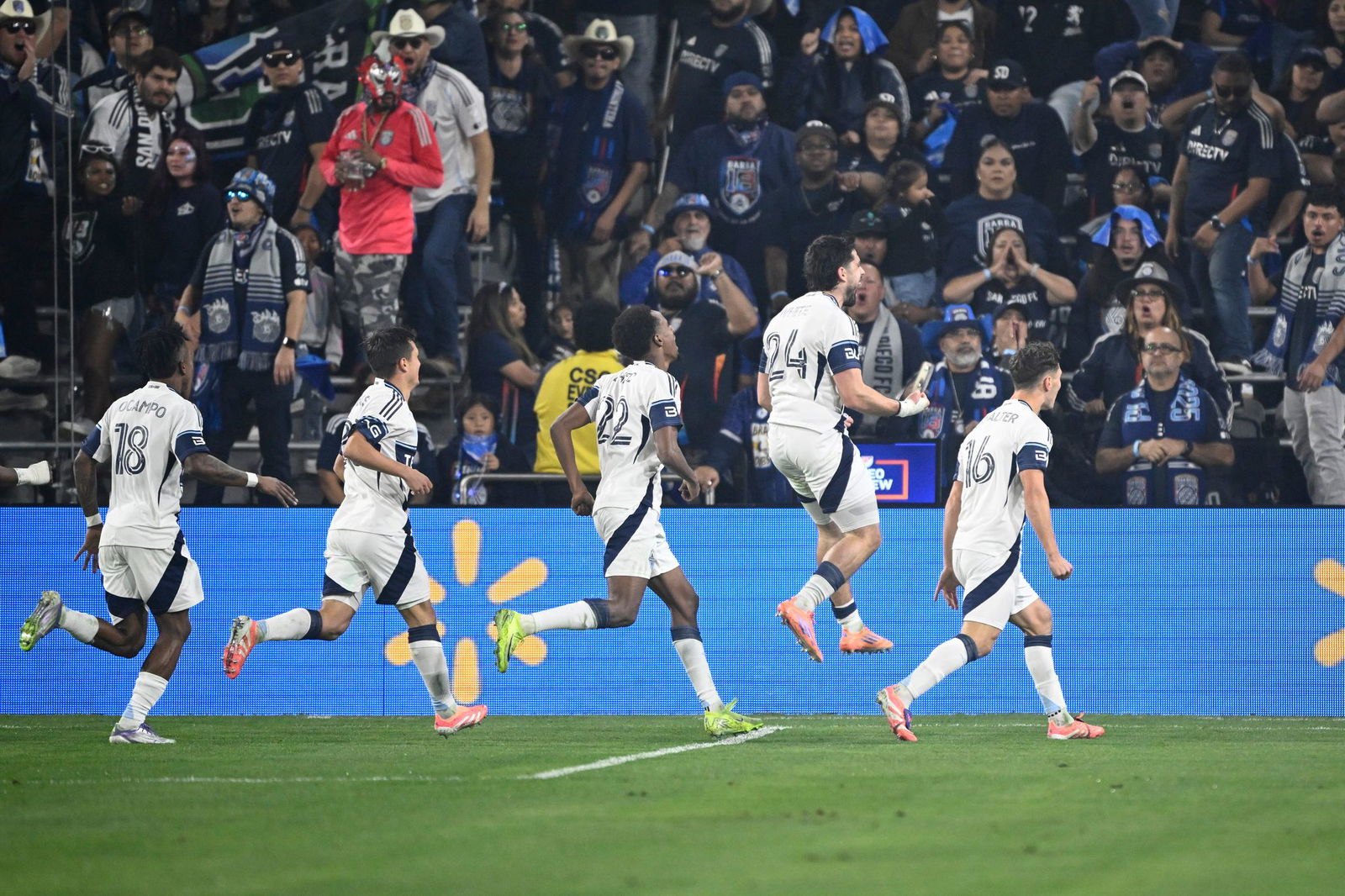 Die Whitecaps jubelten über zwei Tore in den ersten zehn Minuten.