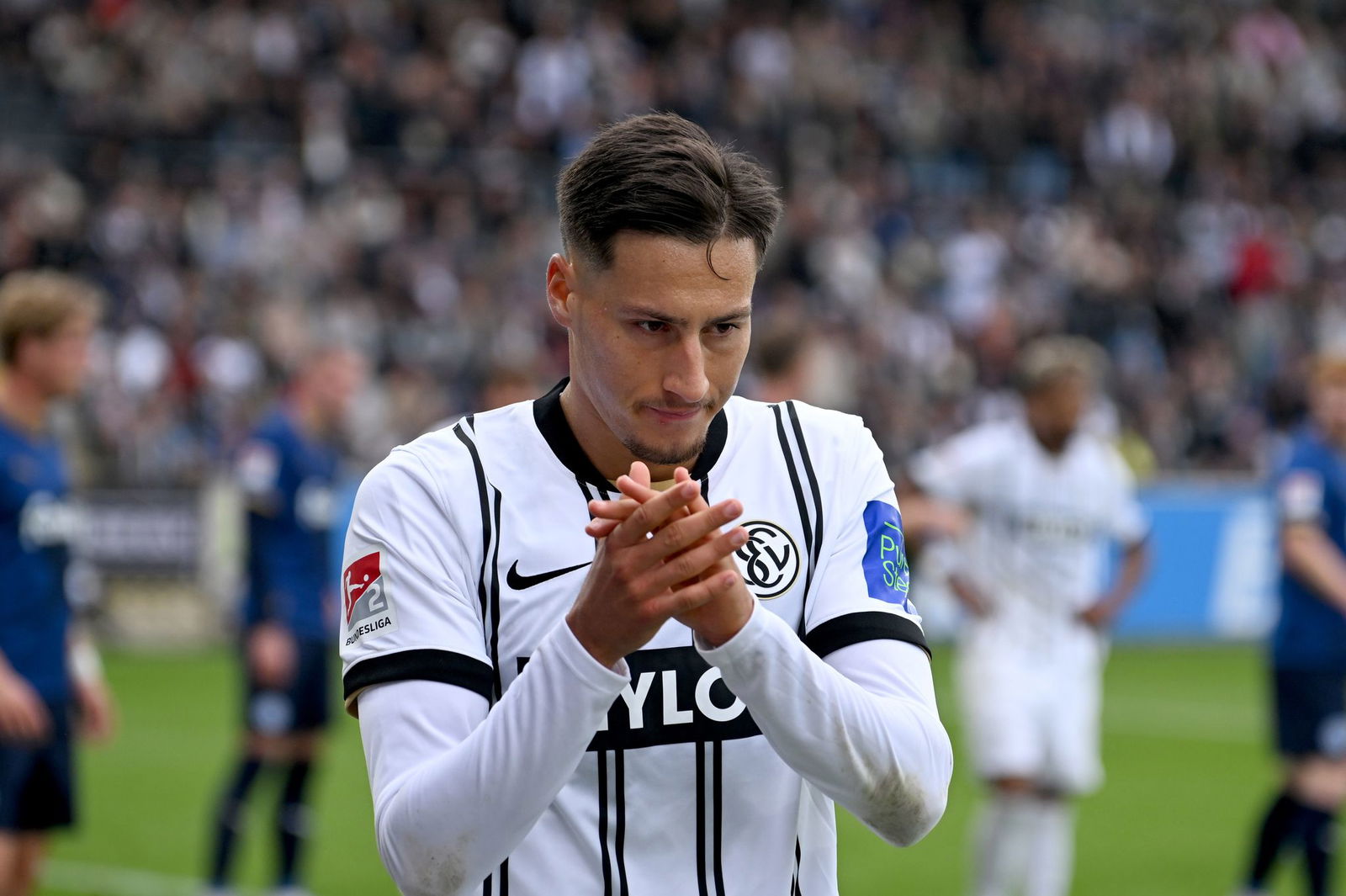 Elversbergs Torjäger Younes Ebnoutalib soll unmittelbar vor einem Wechsel zu Eintracht Frankfurt stehen. (Archivbild)