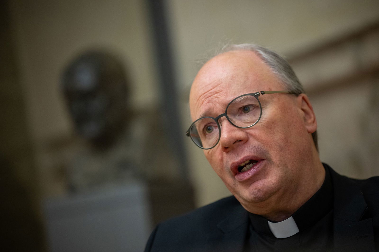 Die Weihnachtsbotschaft hat aus Sicht des Trierer Bischofs Stephan Ackermann «das Potenzial, unseren Lebensmut zu stärken»,  wie er in seiner Predigt zur Christmette im Trierer Dom erklärt. (Archivbild)