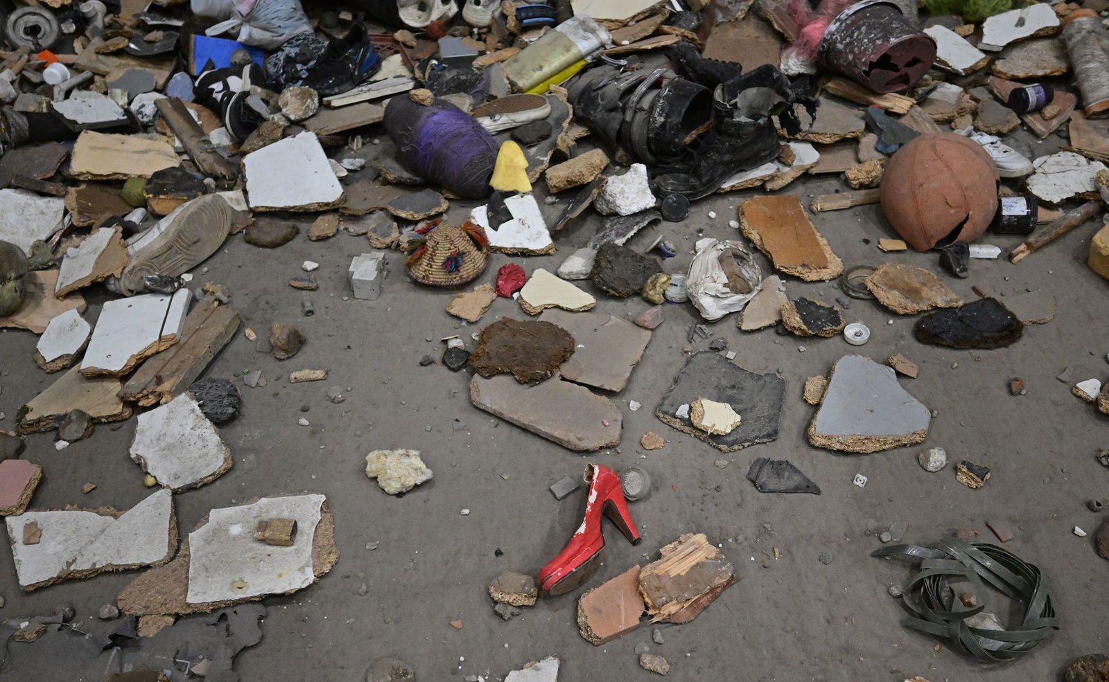 Bevor der schwarze KI-Kasten namens «BatterySort» seinen Platz in der Sortieranlage fand, mussten Mitarbeiter jede Containerladung nach Elektroschrott durchsuchen.