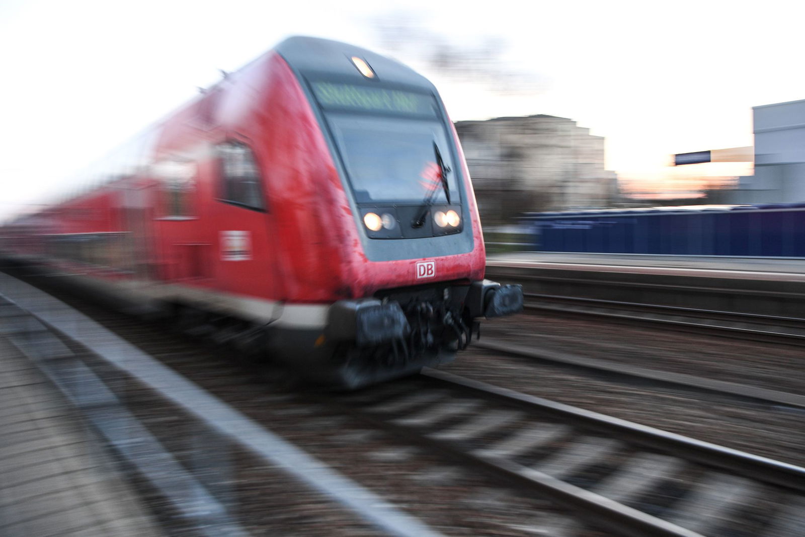 Allein unterwegs mit der Bahn - die Reise endete für einen Sechsjährigen jedoch auf dem Polizeirevier. (Symbolbild)