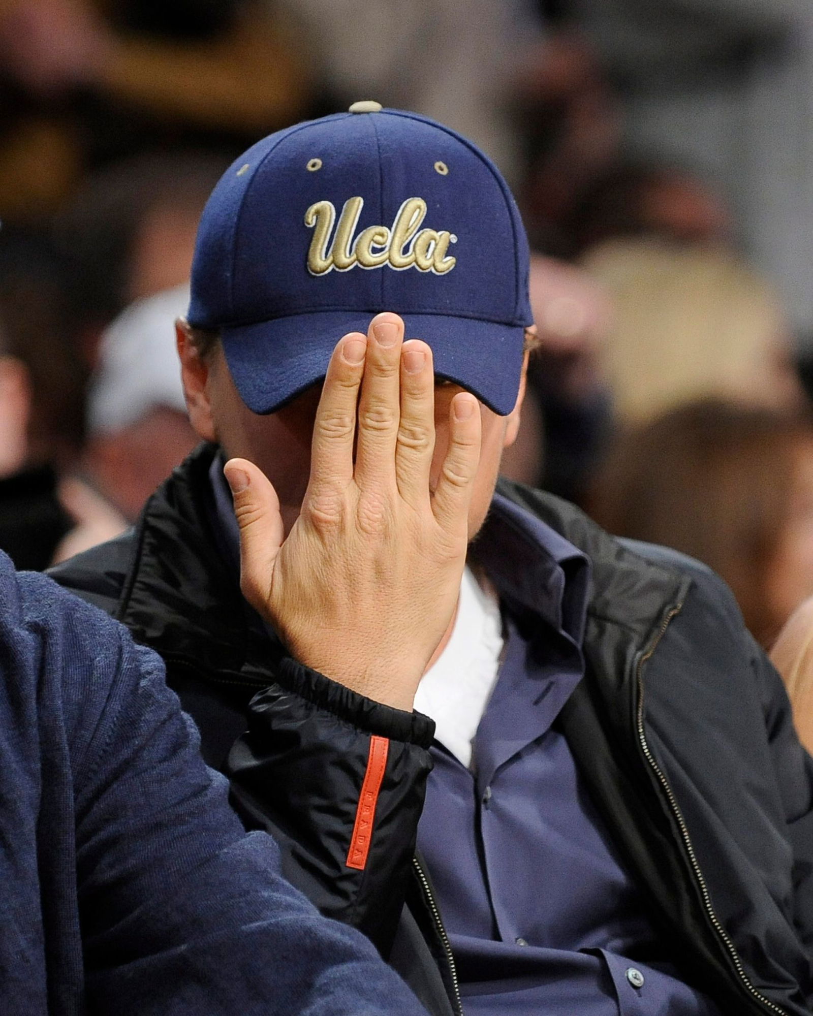 DiCaprio versucht häufig, sich vor Fotografen zu verstecken. (Archivbild)