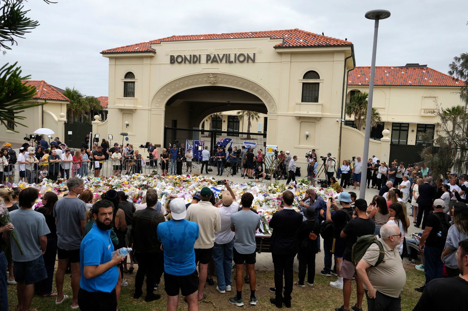 Dem Attentäter vom Bondi Beach werden 59 Tatbestände zur Last gelegt.