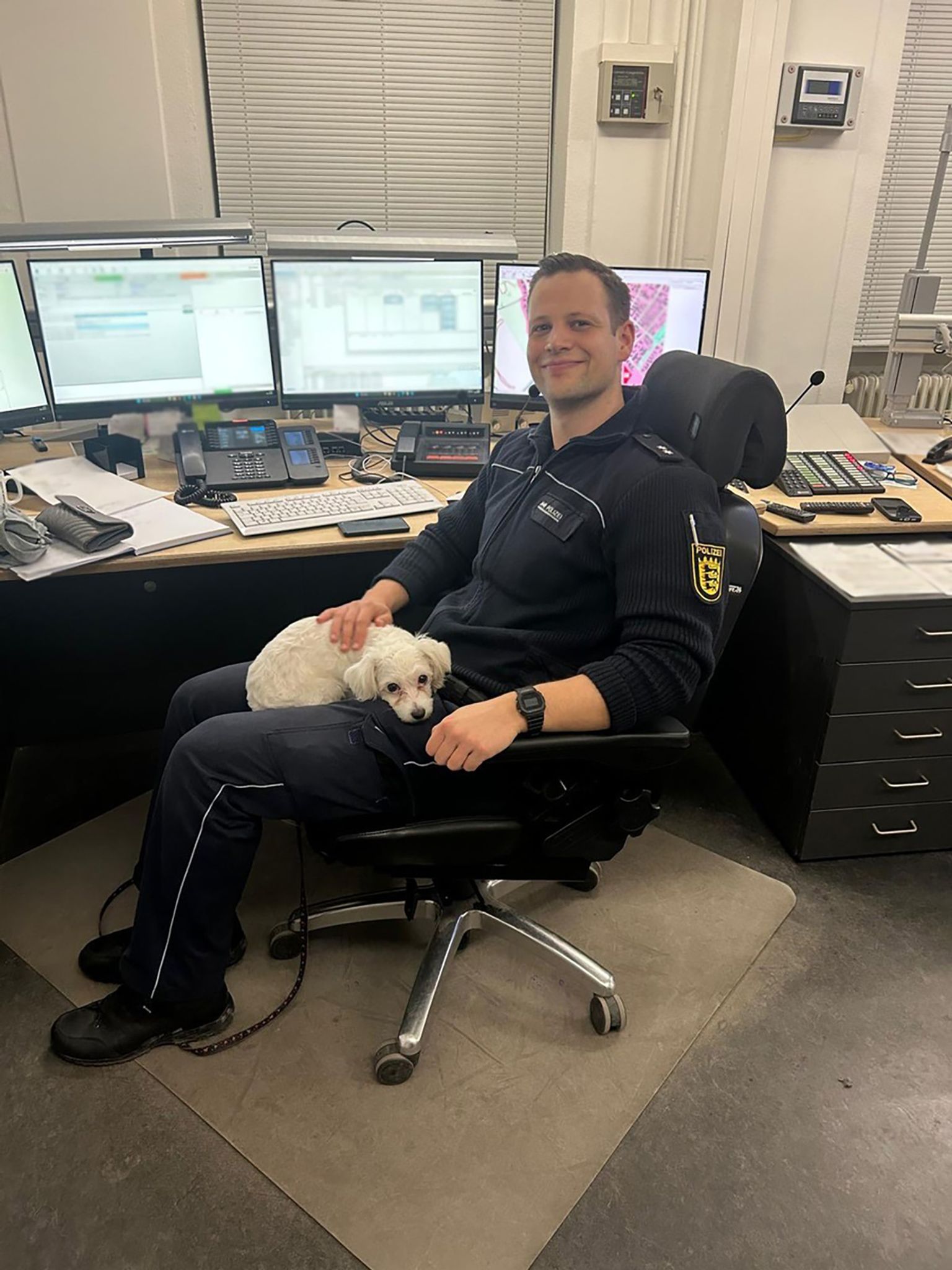 Der Halter der Hündin konnte bisher nicht ermittelt werden. 