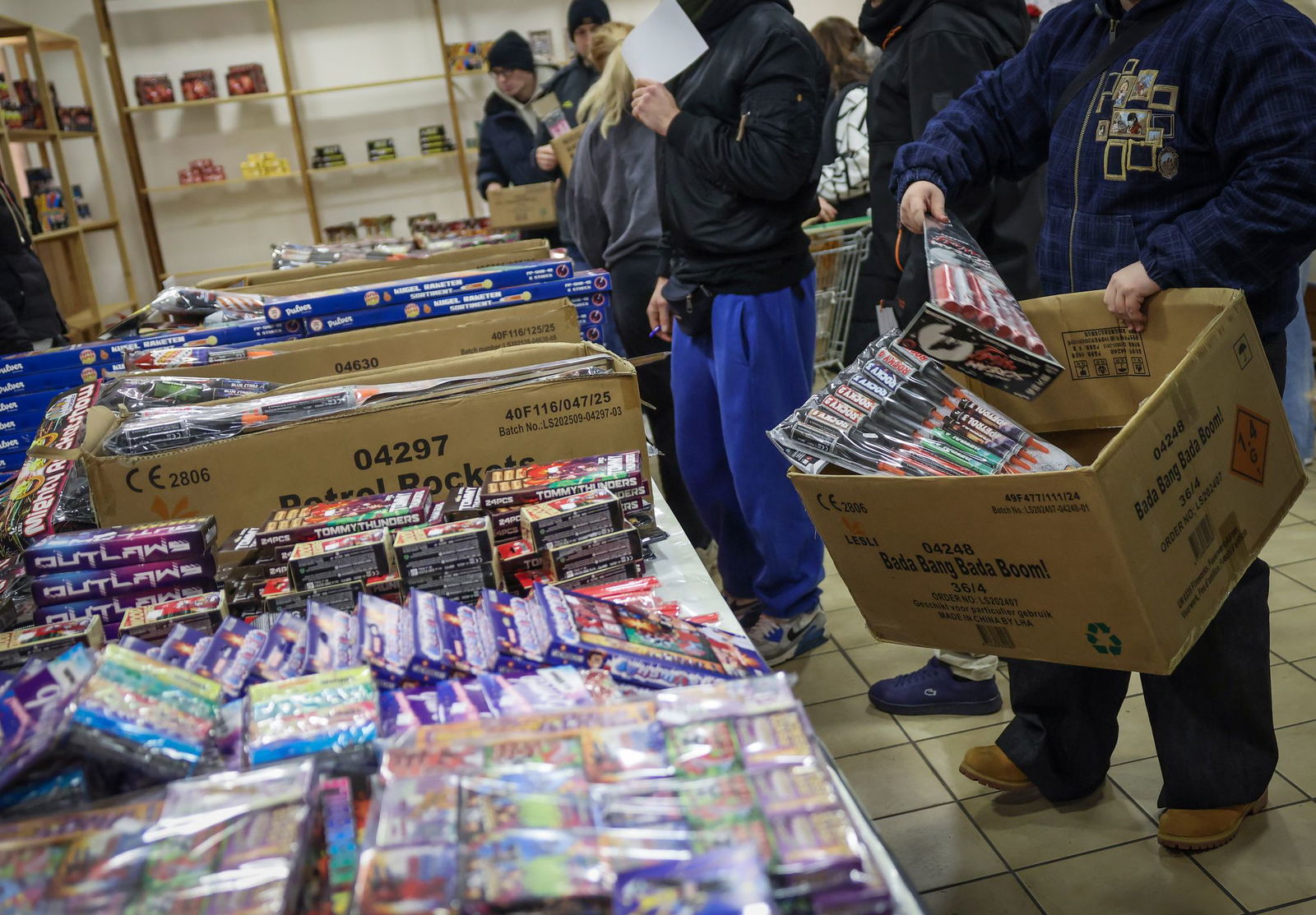 Seit Montag dürfen Feuerwerkskörper verkauft werden. (Symbolbild)