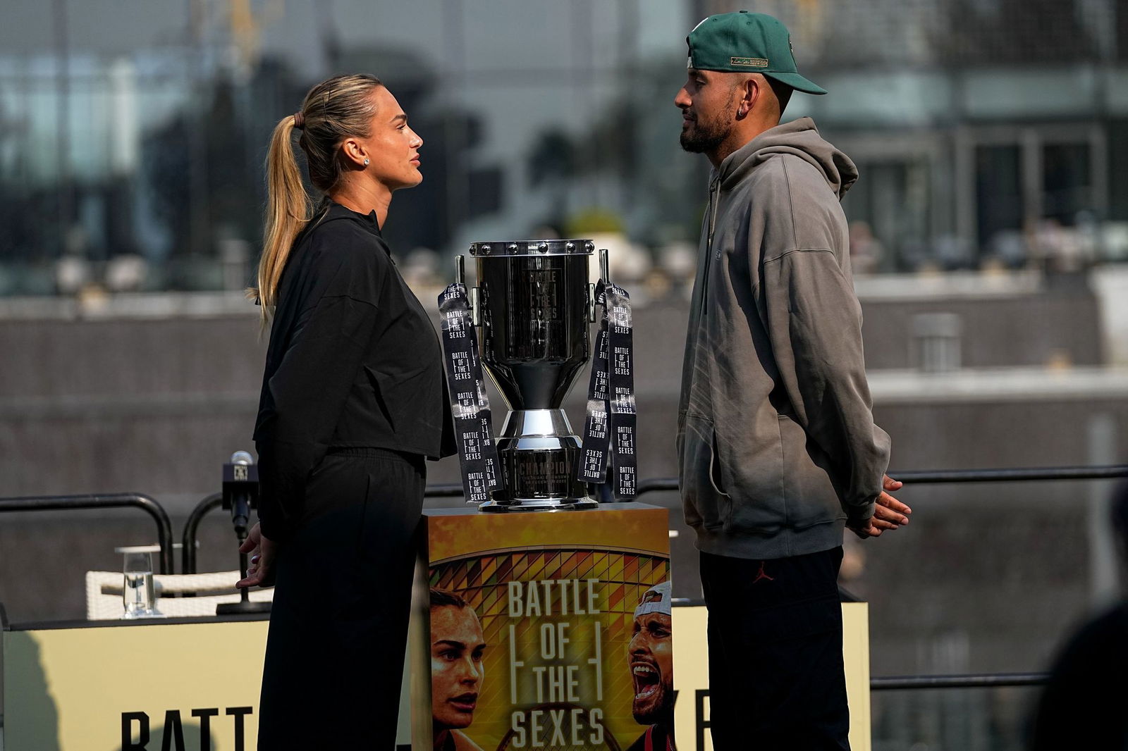 Sabalenka und Kyrgios haben vor dem Match viel Werbung für das Show-Event betrieben. 
