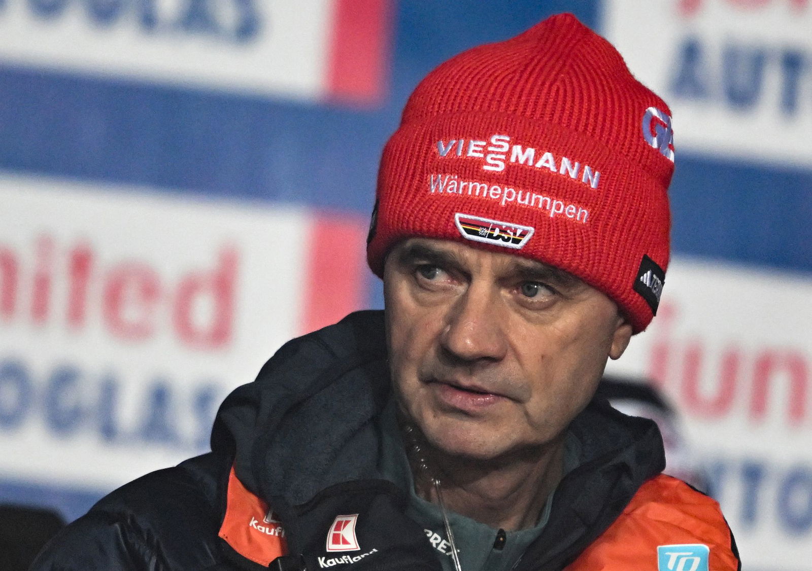 Bundestrainer Horngacher braucht aktuell neue Leistungsträger. (Archivbild)