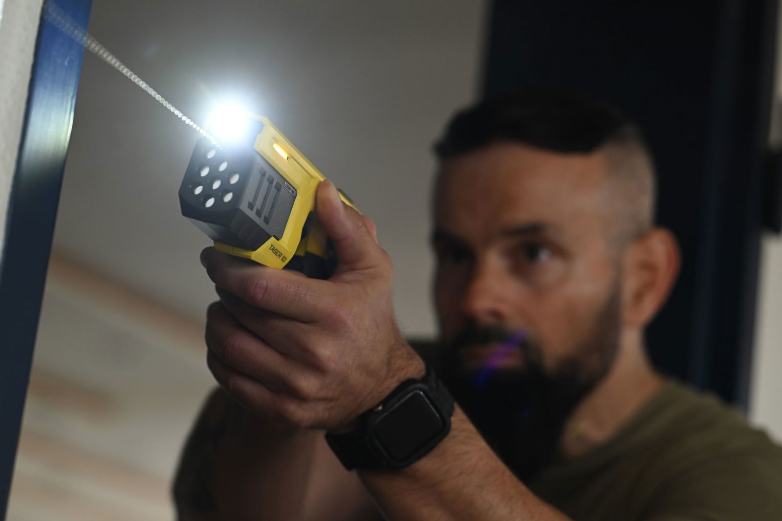 Ab Januar testen auch Streifenbeamte der Polizei im Südwesten sogenannte Taser. (Archivbild)