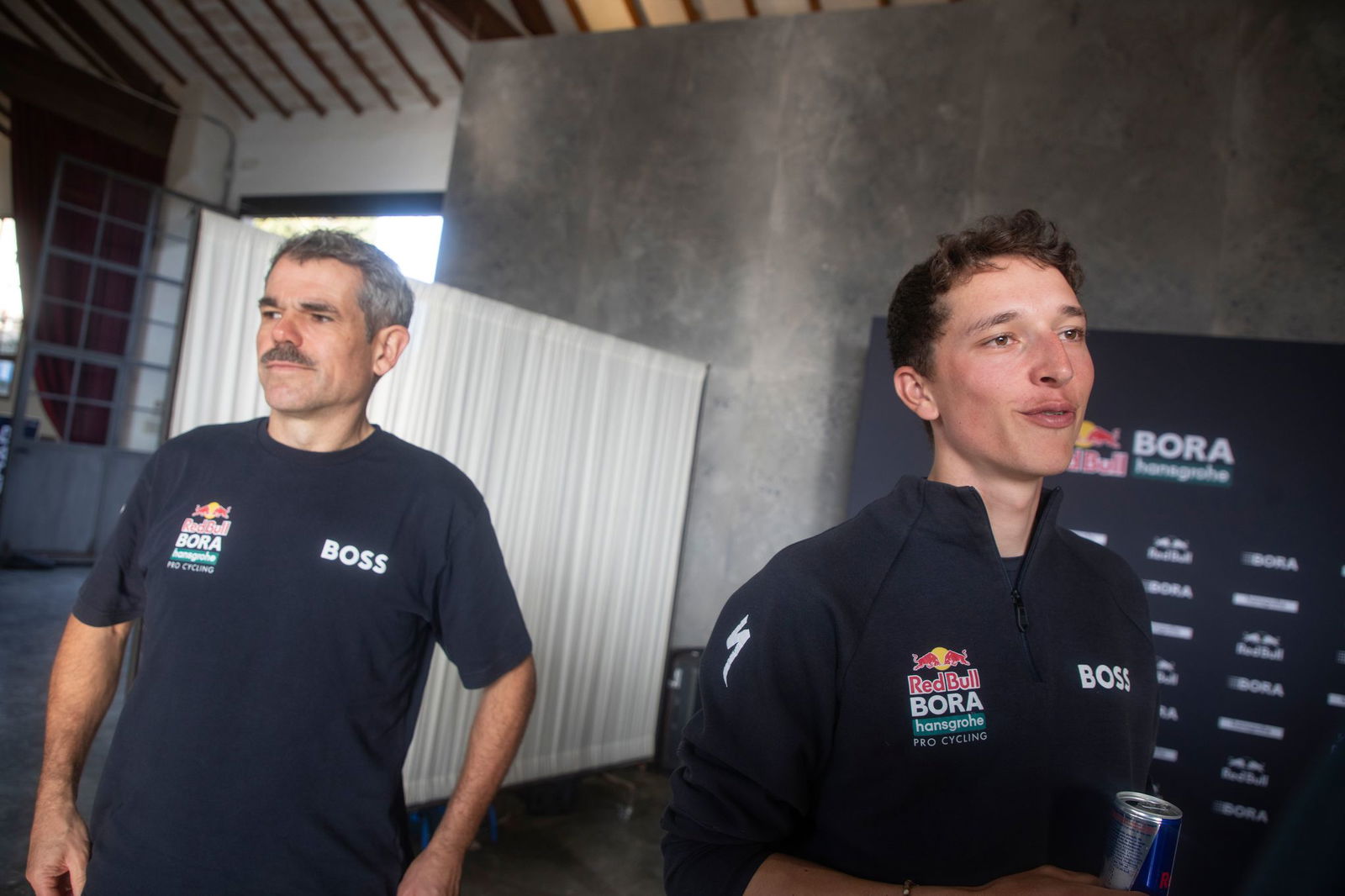 Teamchef Ralph Denk (l.) verbindet große Hoffnungen mit Florian Lipowitz.
