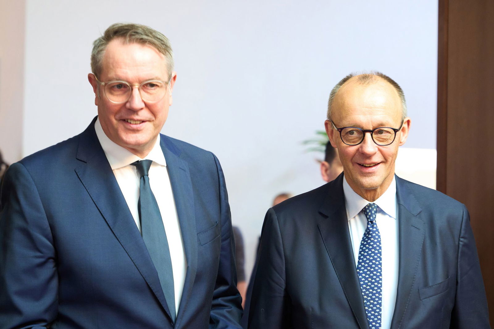 Ministerpräsident Alexander Schweitzer (SPD) betont den guten Austausch mit dem Bundeskanzler. 