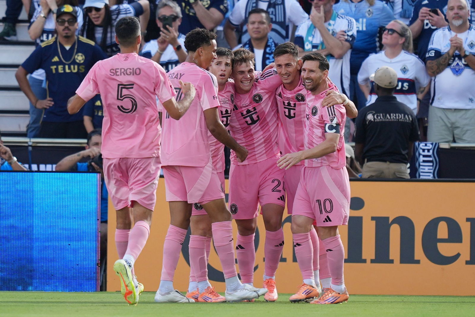 Miami jubelt über das 1:0 - ein Eigentor von Vancouver-Profi Ocampo.