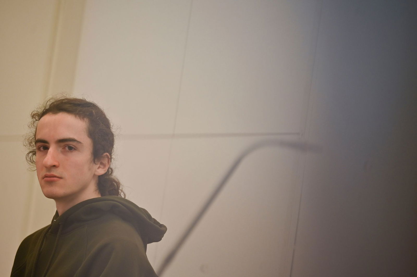 Wegen Beleidigung eines Jugendoffiziers der Bundeswehr ist ein junger Mann vom Amtsgericht Freiburg zu 15 Arbeitsstunden verurteilt worden. 