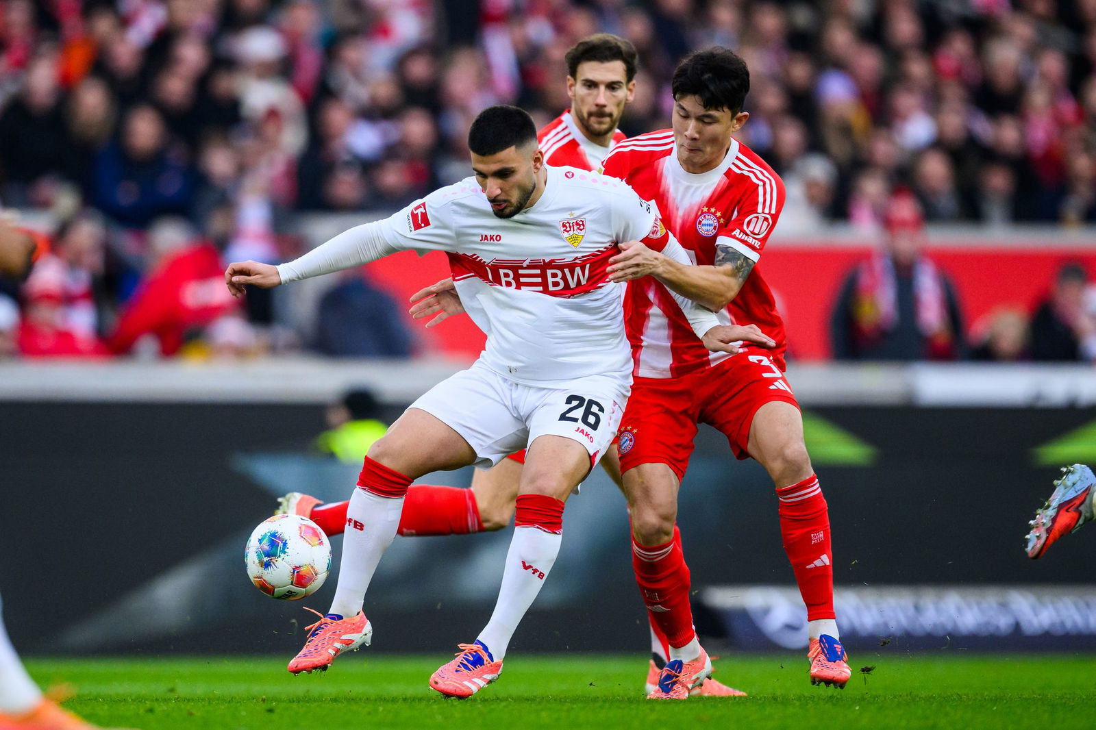 Stuttgarts Stürmerstar Deniz Undav (l.) blieb diesmal ohne Treffer.