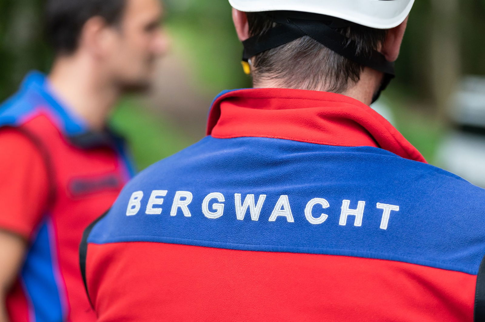 Mehrere Hundert Stunden Grundausbildung sind bei der Bergwacht Pflicht, reichen aber oft nicht aus.(Archivbild)