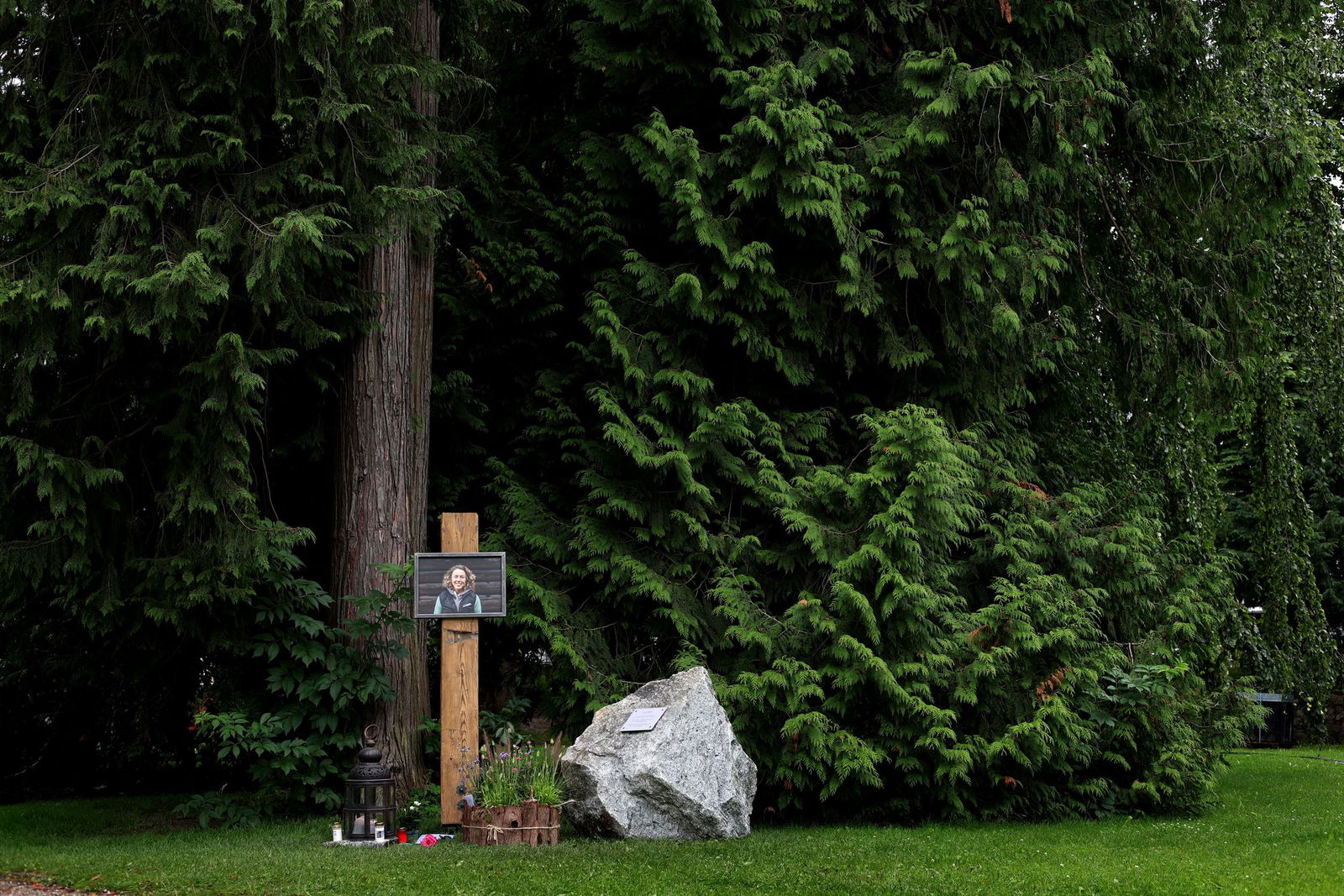 In Dahlmeiers Heimatort Garmisch-Partenkirchen gibt es eine kleine Gedenkstätte im Kurpark. (Archivbild)