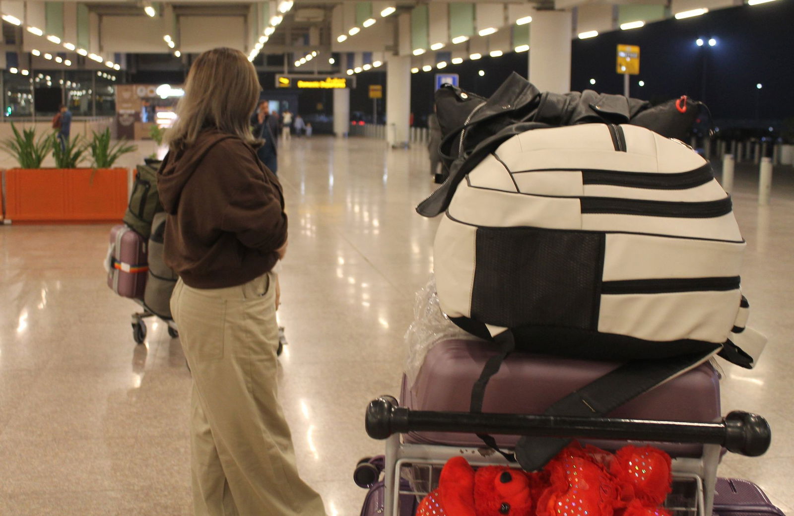 Nachdem einige Afghaninnen und Afghanen vor Gericht gezogen waren, nahm die Bundesregierung die Aufnahme von Menschen aus dem Bundesaufnahmeprogramm Afghanistan wieder auf. (Archivfoto)