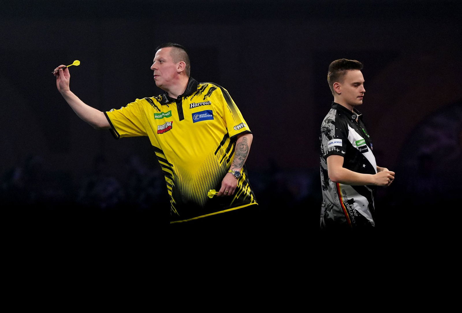 Lieferten sich ein enges Duell: Dave Chisnall (links) und Ricardo Pietreczko